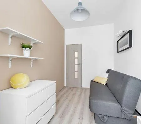 Hostel Fabryczna Station And