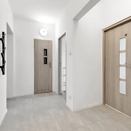 Hostel Fabryczna Station And