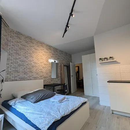 Hostel Fabryczna Station And Łódź