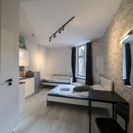 Hostel Fabryczna Station And