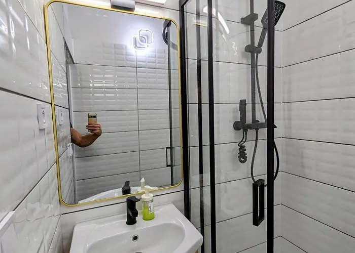 Hostel Fabryczna Station And Łódź