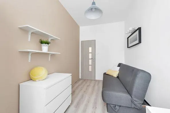 Hostel Fabryczna Station And