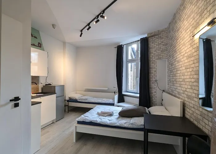 Albergue Fabryczna Station And