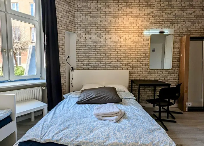 Fabryczna Station And Albergue *